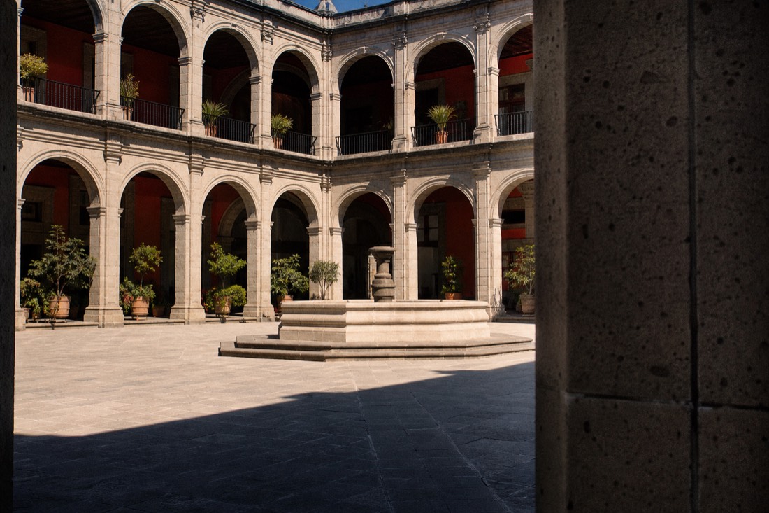 Path through Chapultepec park connecting the Museo Tamayo, MAM and the Anthropology Museum